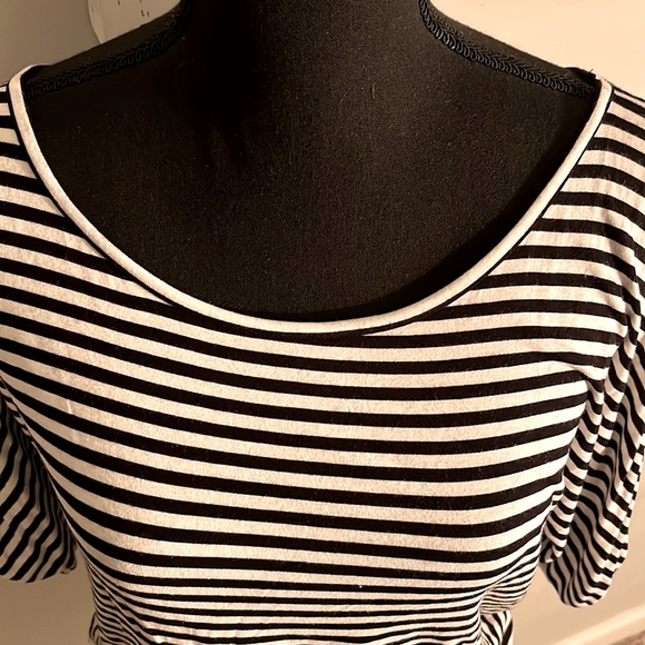 Bebe black white stripe cold shoulder sleeves ruched form fit waist soft stretch - Picture 2 of 5